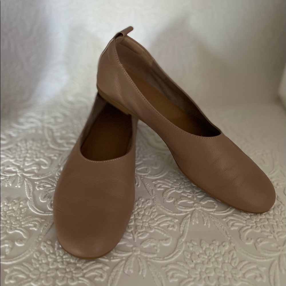 Everlane Ballet Taupe Flats Full Italian Leather Size 6.5